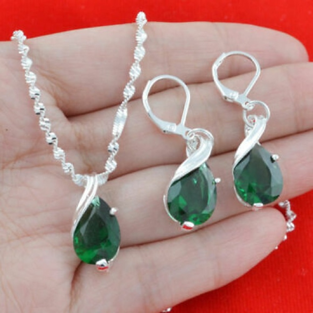 Christmas jewelry necklace and earrings emerald